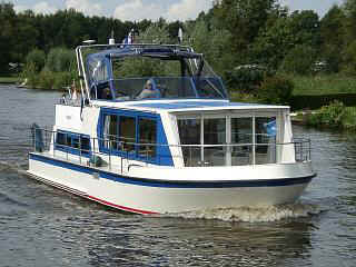 Safari Houseboat